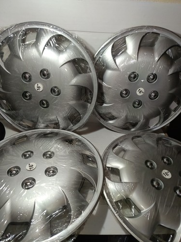 Copricerchi in plastica - 16",